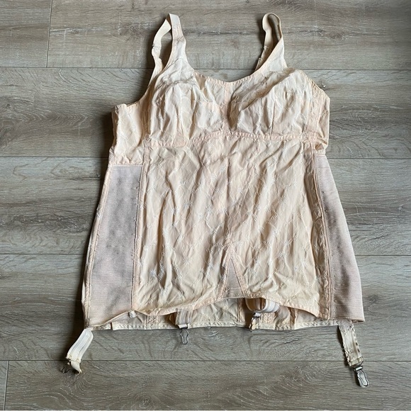Vintage 1930s corselet girdle | 30s embroidered one piece shapewear Victorian - Picture 5 of 16